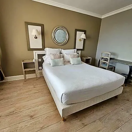 Hotel La Cote Bleue 3*